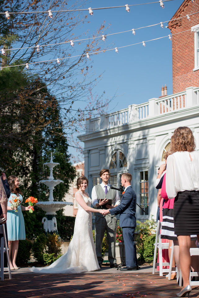 Patio spring ceremony at the General Sutter Inn