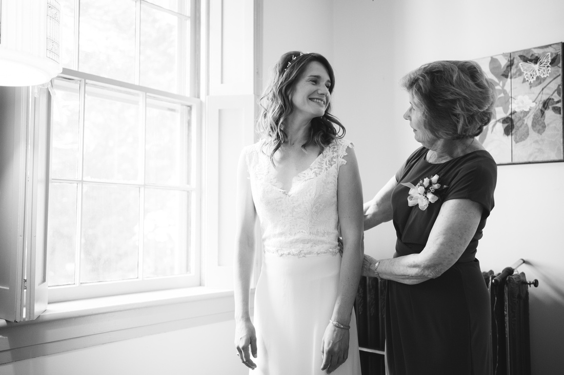 Bride getting ready with help from her mom